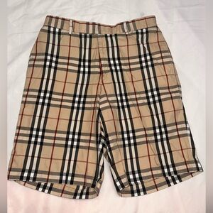 NWOT men’s BURBERRY London Nova Check Signature Plaid Shorts. Size 30 30R.